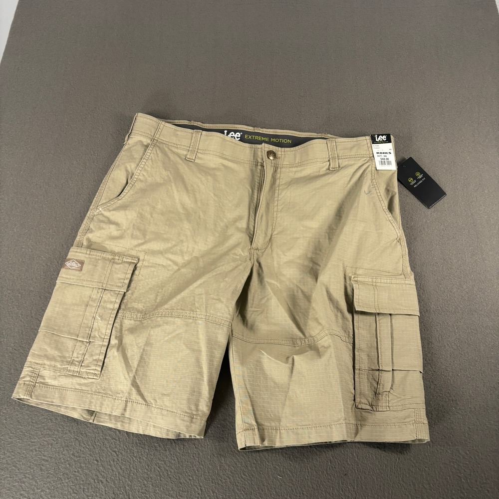 Lee Extreme Motion Cargo Shorts Mens Size 40 Khaki Relaxed Fit 112361811